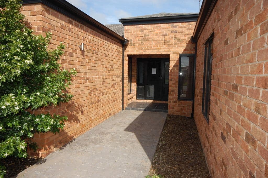 4 Dussin Street, Griffith NSW 2680, Griffith - Thumbnail 2