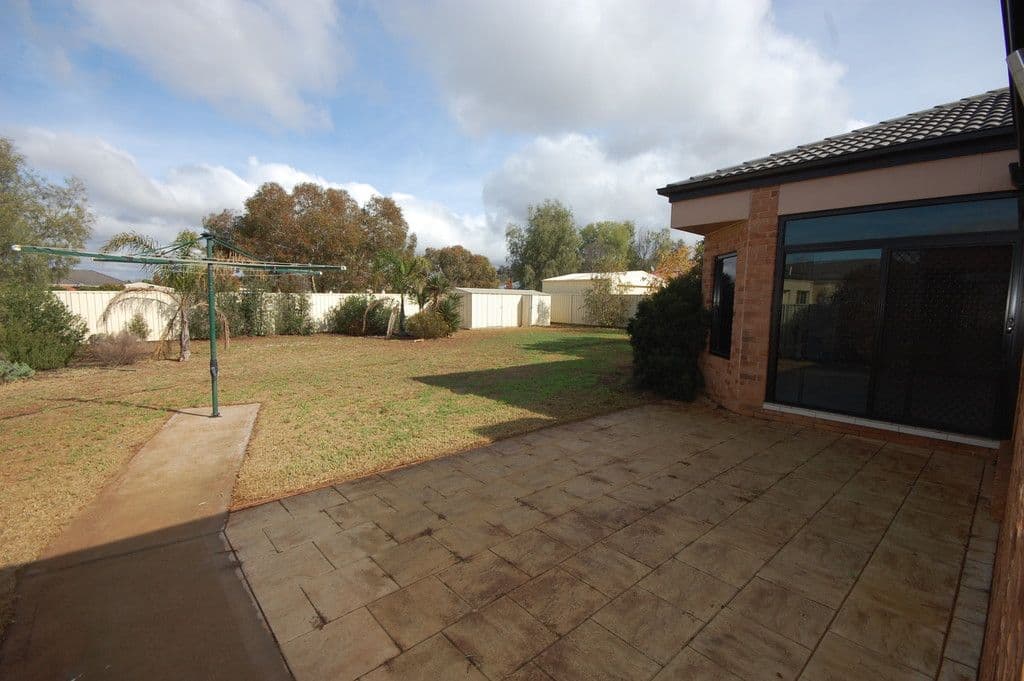 4 Dussin Street, Griffith NSW 2680, Griffith - Thumbnail 5