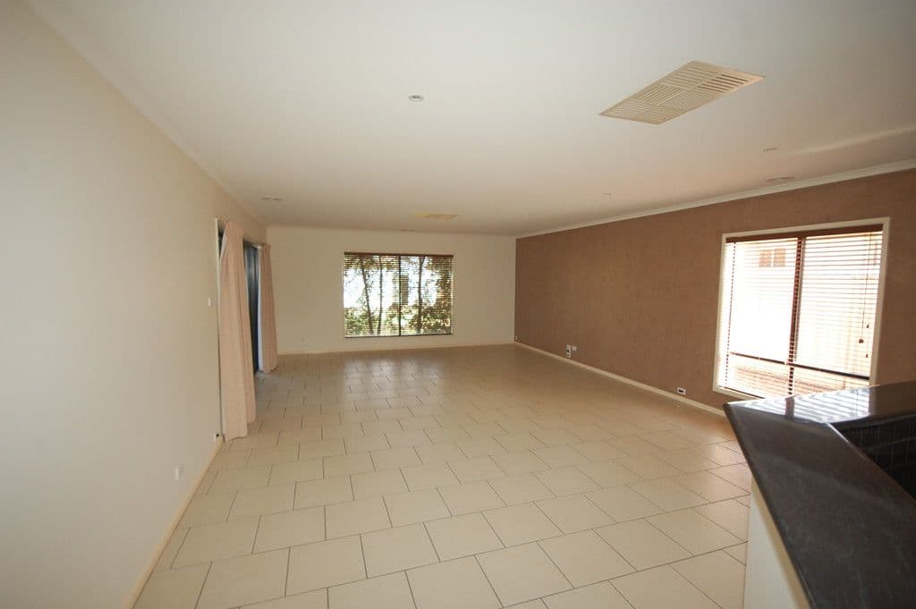 4 Dussin Street, Griffith NSW 2680, Griffith - Thumbnail 7
