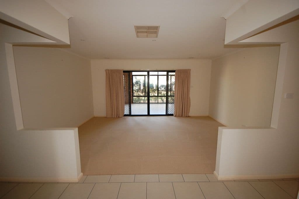 4 Dussin Street, Griffith NSW 2680, Griffith - Thumbnail 8