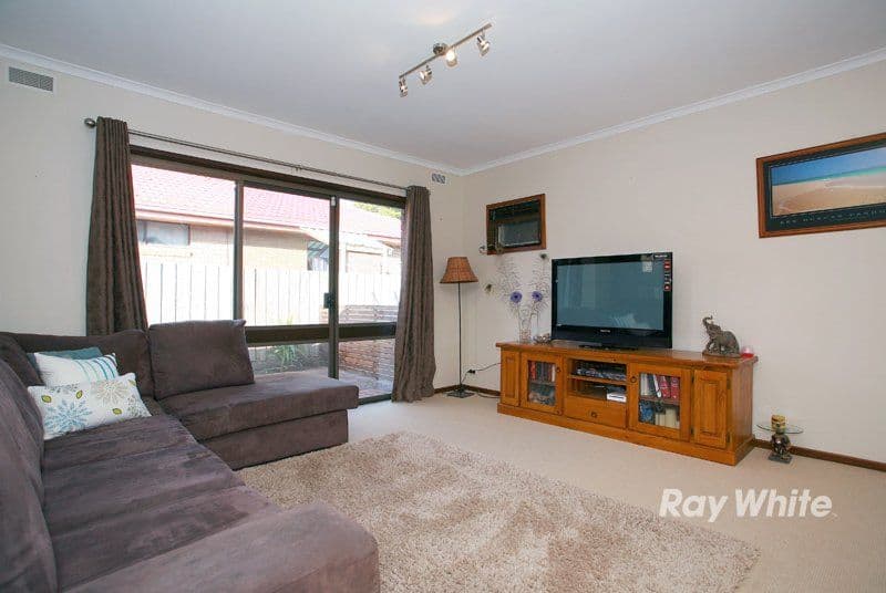 8 Fenfield Street, CRANBOURNE VIC 3977, Cranbourne - Thumbnail 8