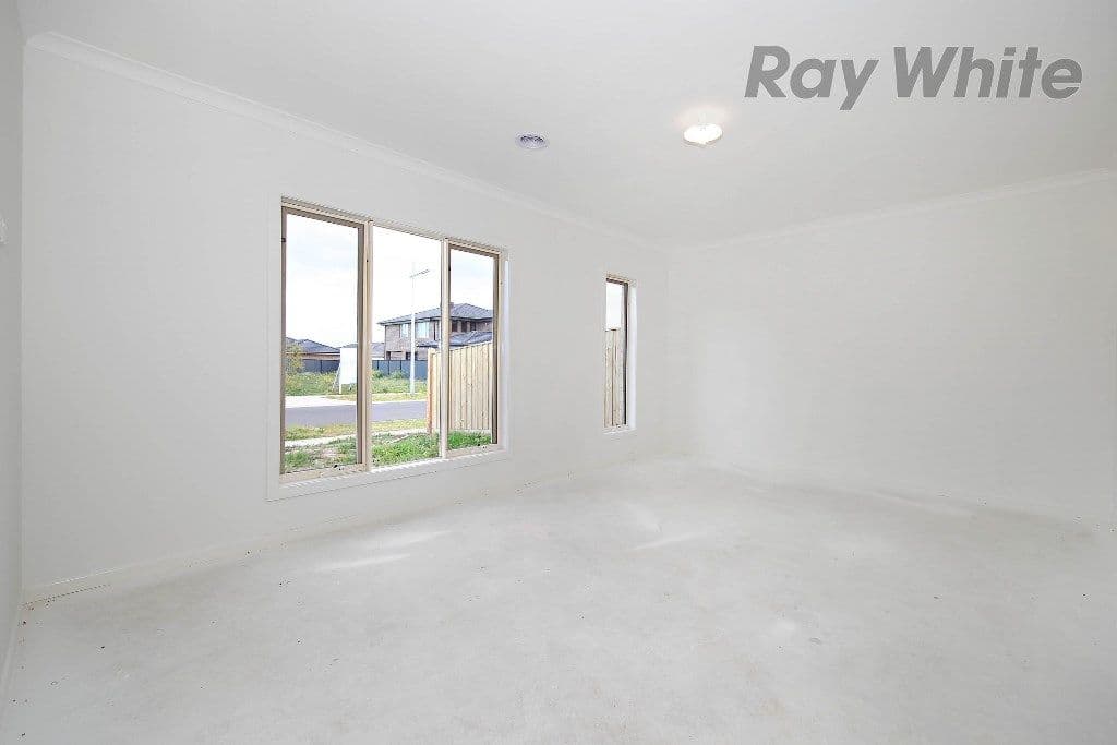 11 Fireside Avenue, Point Cook VIC 3030, Point Cook - Thumbnail 6