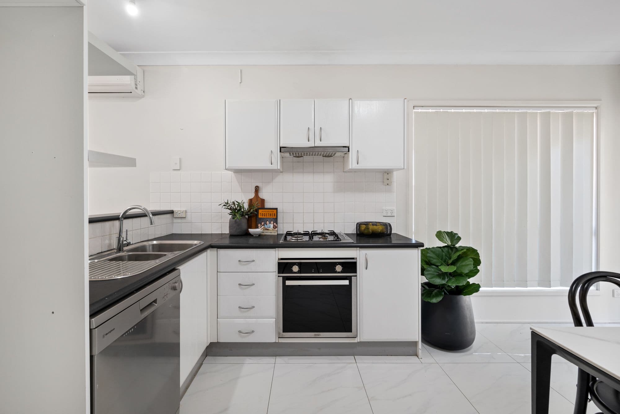 25 ST Simon Close, Blair Athol NSW 2560, Blair Athol - Thumbnail 4