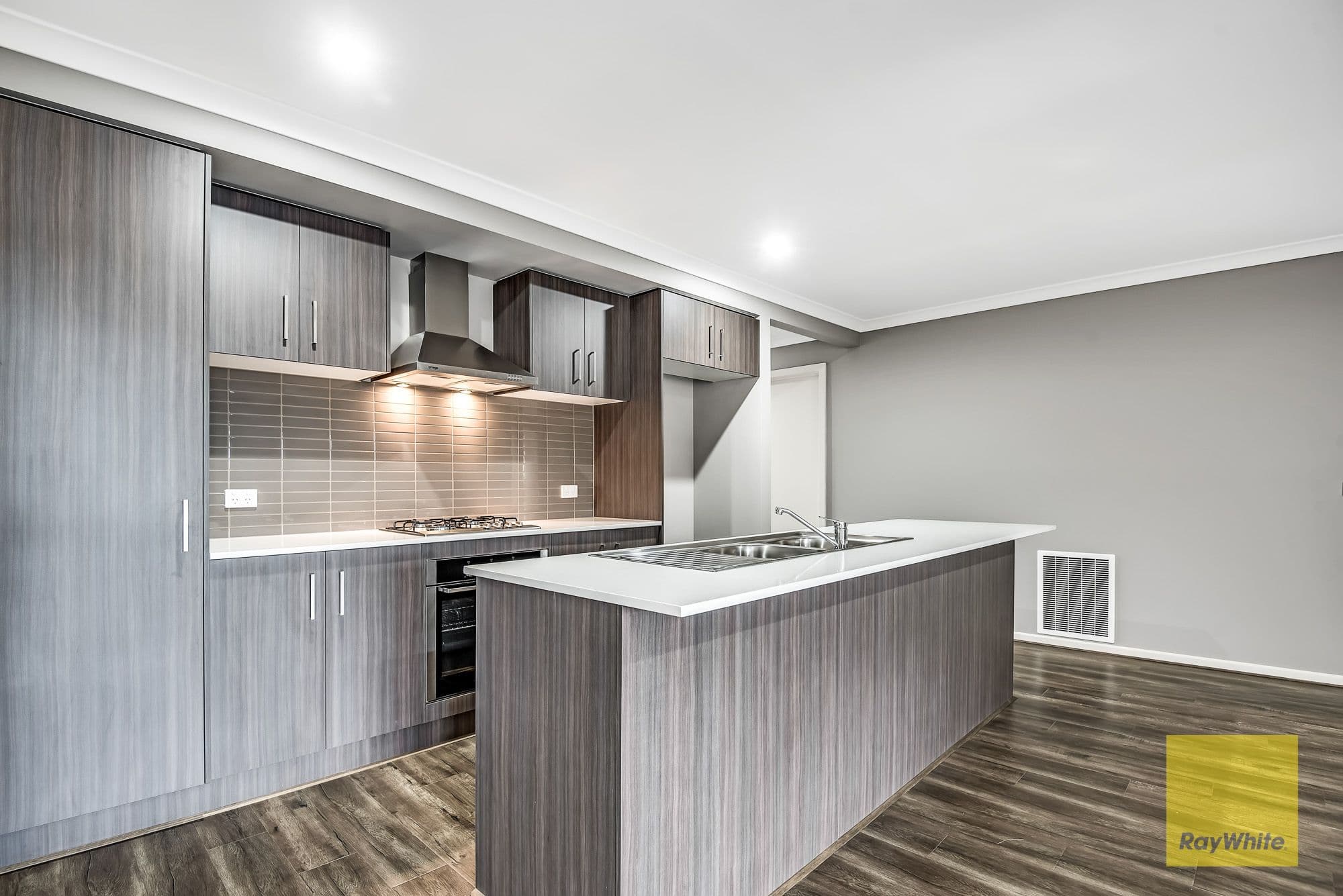 19 Crilly Street, Tarneit VIC 3029, Tarneit - Thumbnail 2