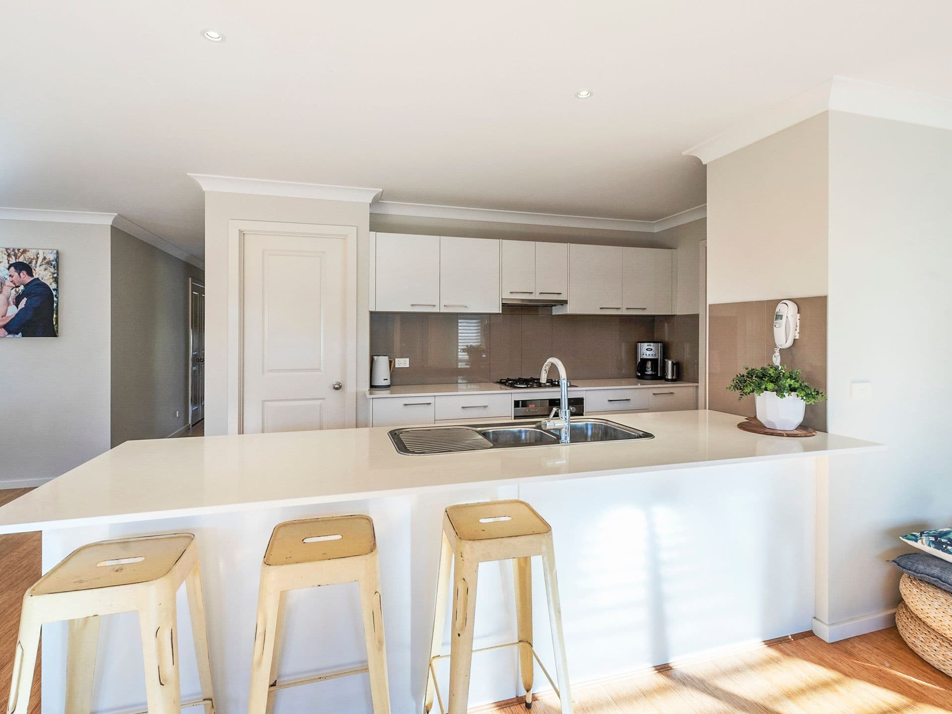 24 Young Circuit, Elderslie - Thumbnail 3