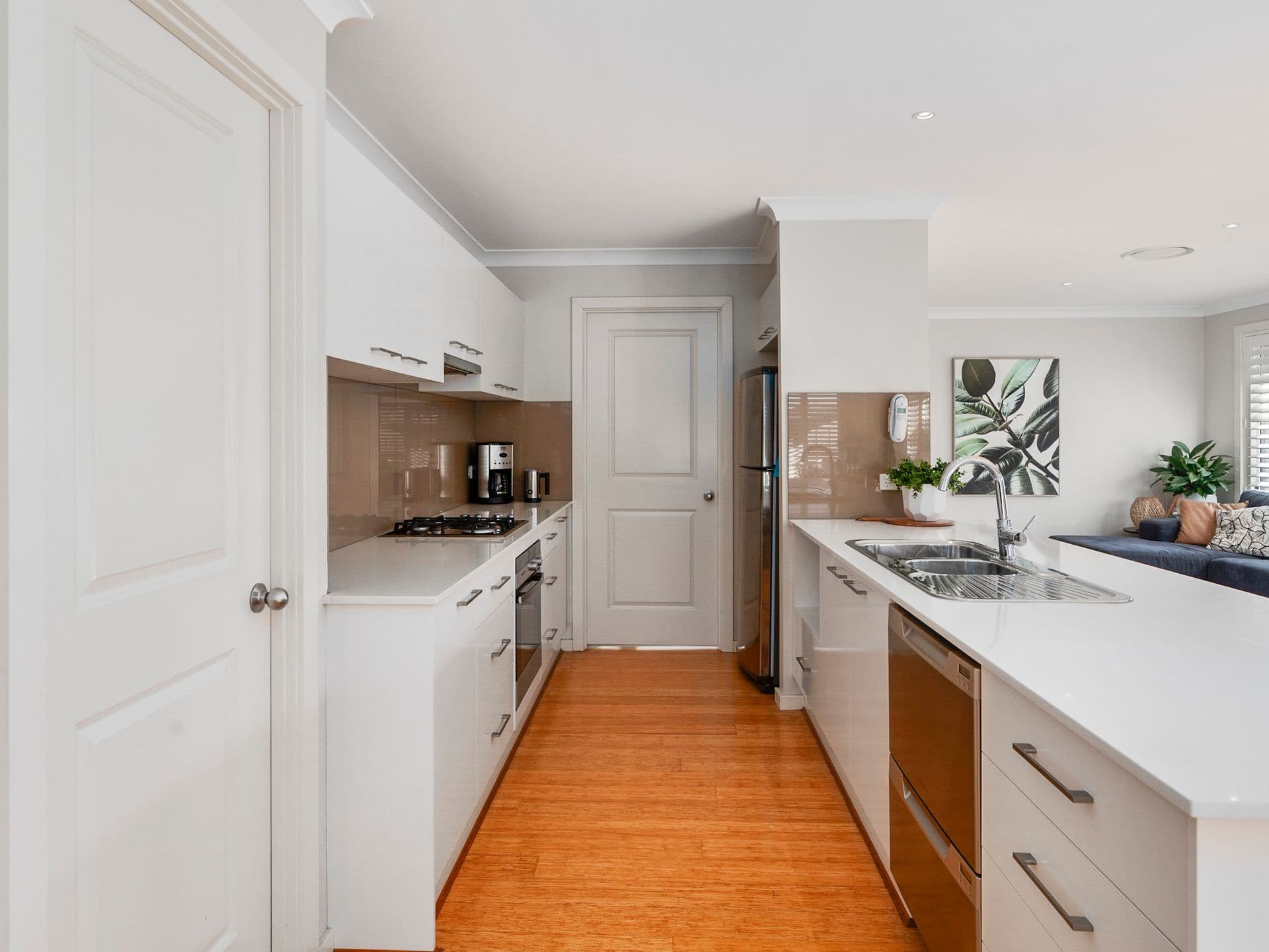 24 Young Circuit, Elderslie - Thumbnail 5