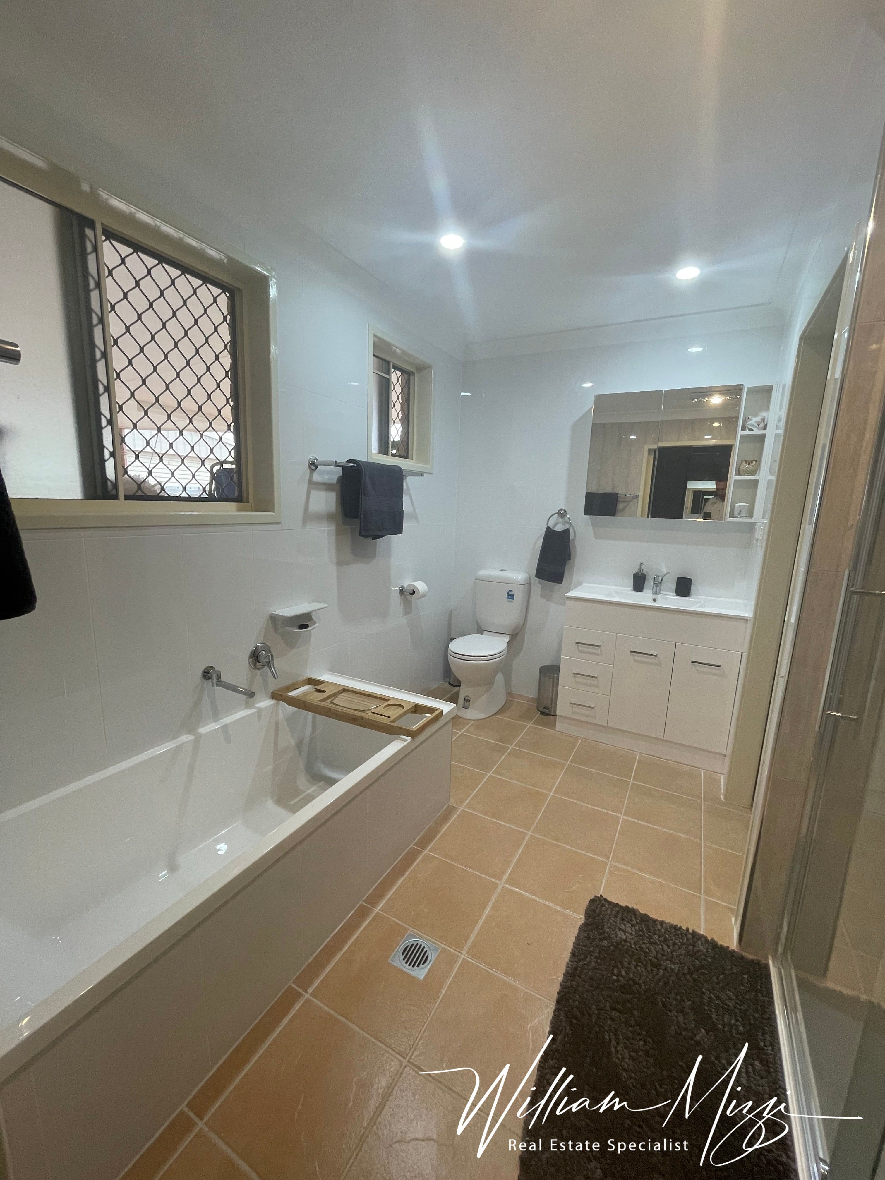18 Ferny Avenue, Avoca QLD 4670, Avoca - Thumbnail 4