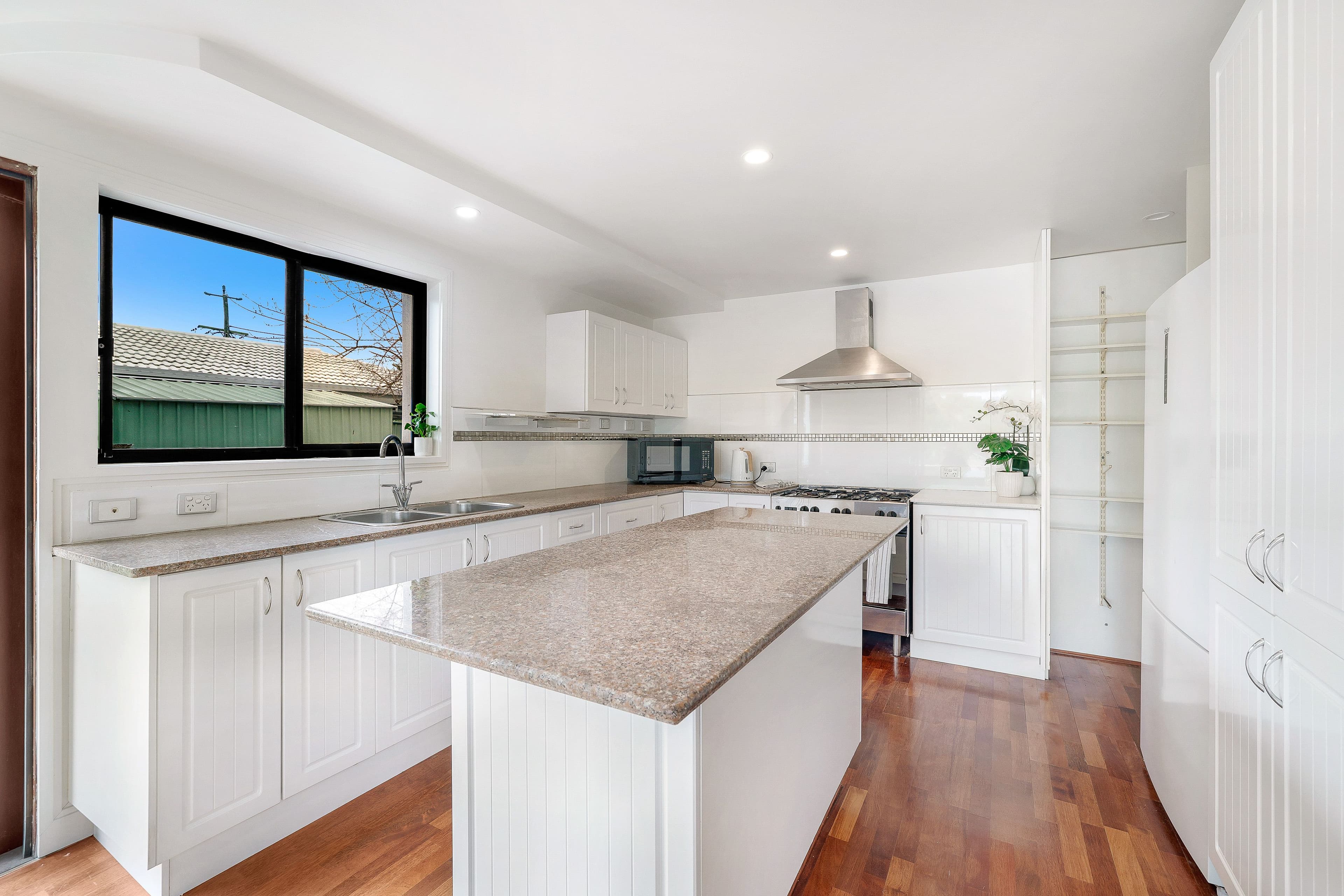 31 Pacific Boulevard, Broadbeach Waters QLD 4218, Broadbeach Waters - Thumbnail 8
