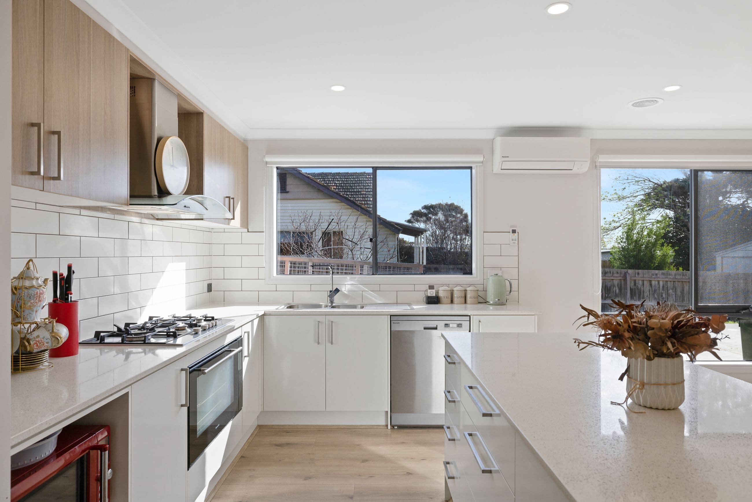 6 Lawrence Avenue, Cowes VIC 3922, Cowes - Thumbnail 3
