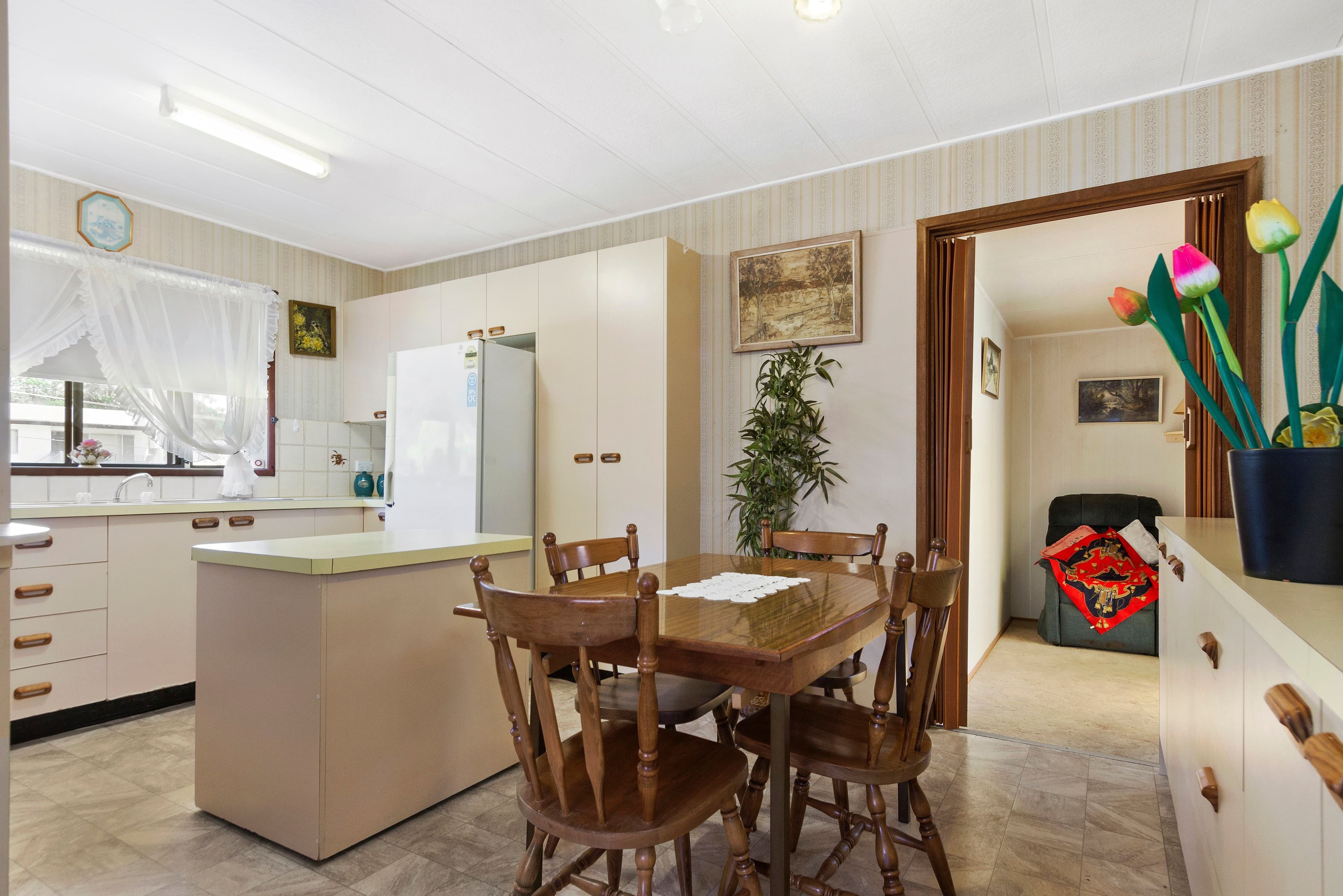 11 Clare Crescent, Batehaven - Thumbnail 6
