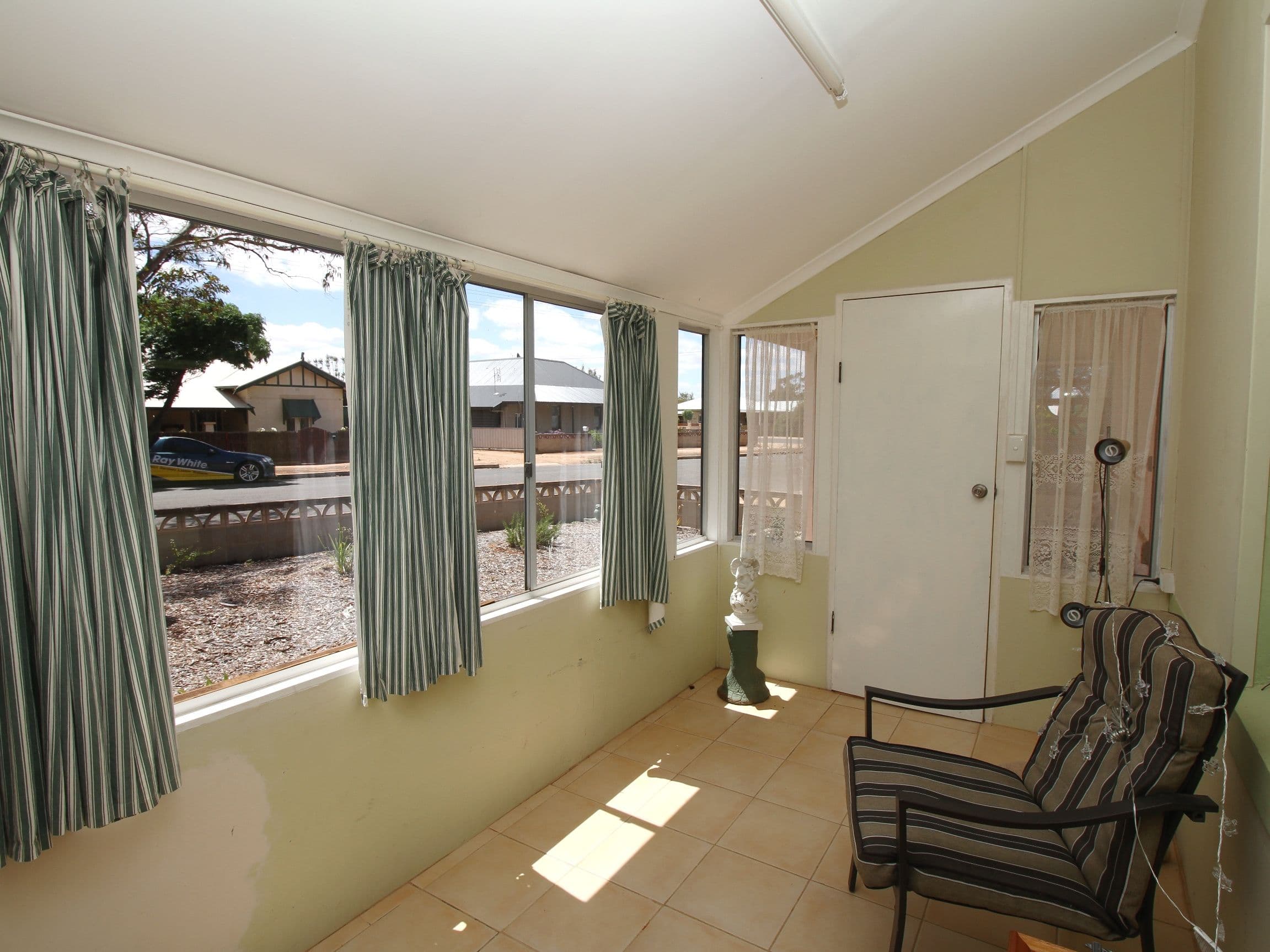 16 Third Street, Loxton SA 5333, Loxton - Thumbnail 2