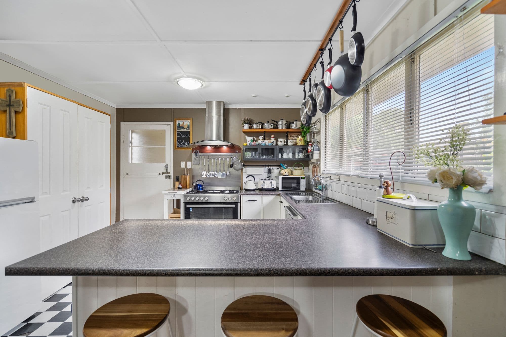33 Larsen Street, Leichhardt QLD 4305, Leichhardt - Thumbnail 4