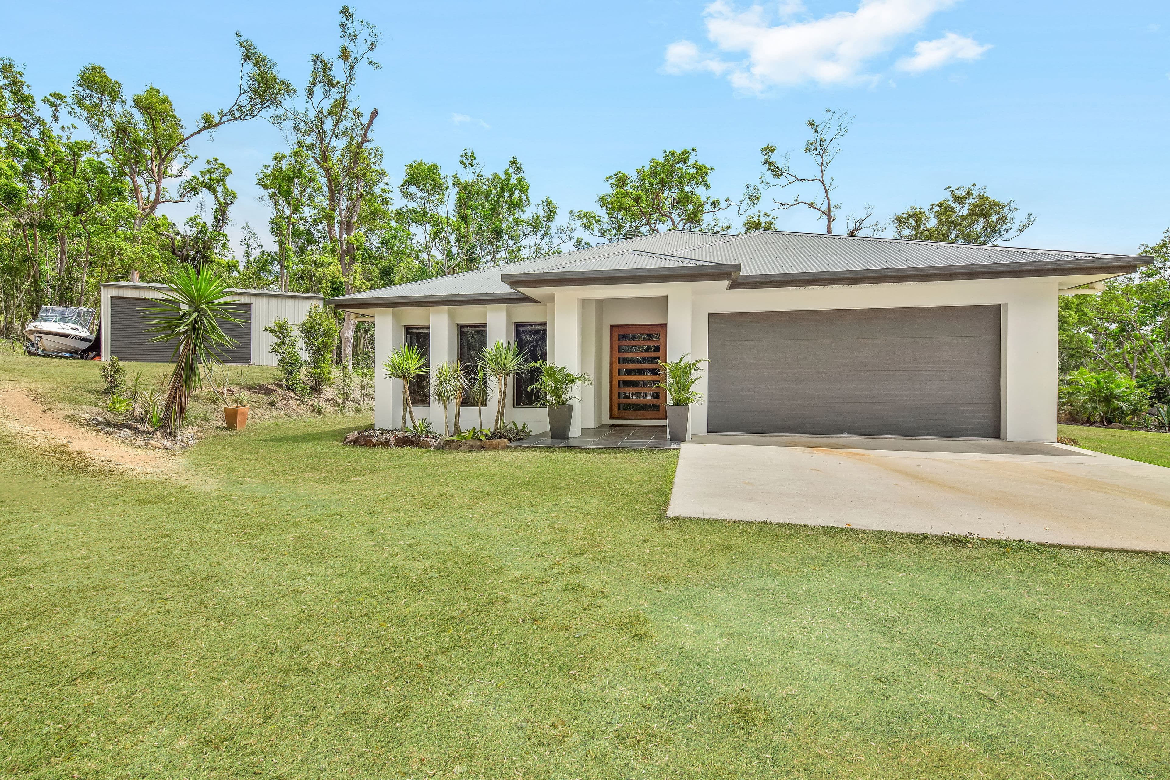 10 Remington Close, Mount Marlow QLD 4800, Mount Marlow - Thumbnail 2