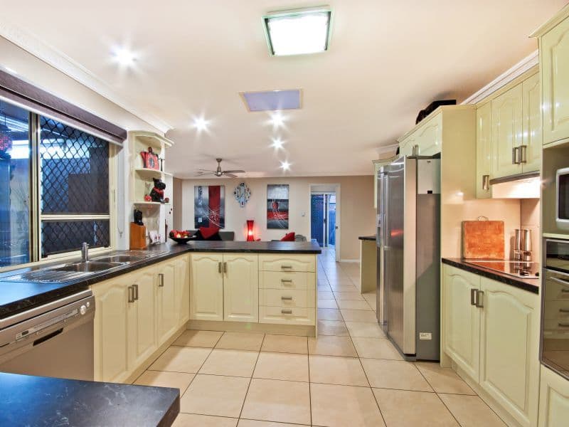 15 Sandwell Crescent, KIPPA-RING QLD 4021, Kippa-Ring - Thumbnail 6