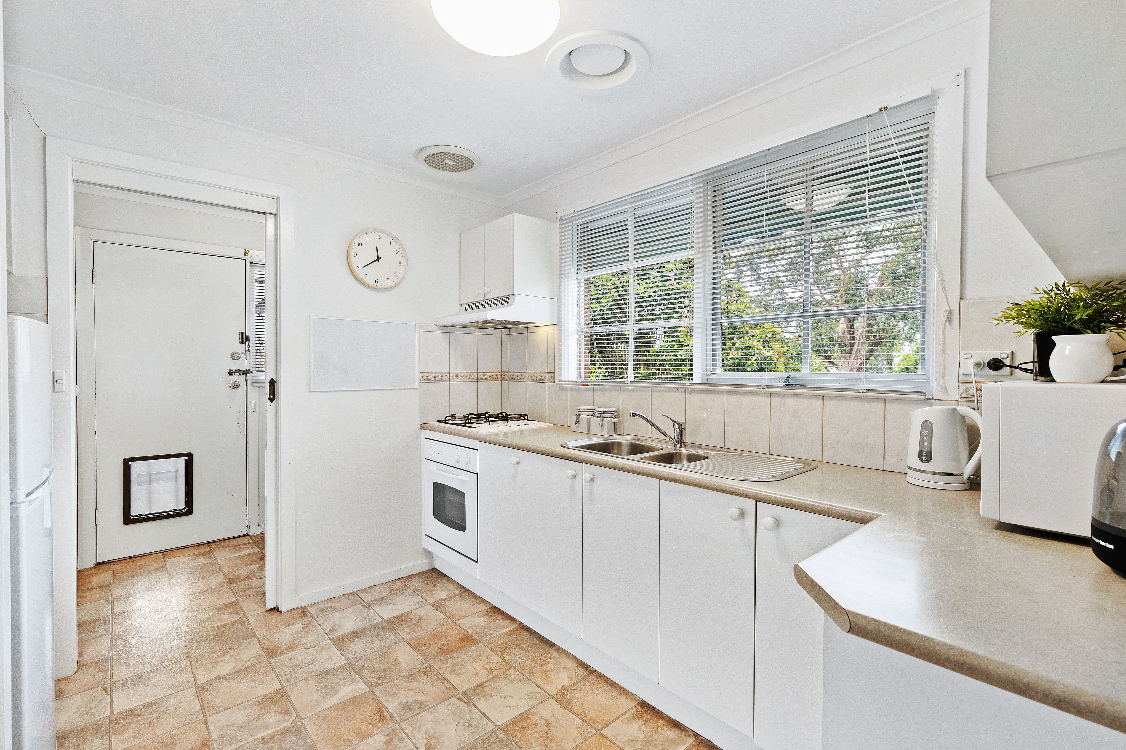 12 Clematis Avenue, Ferntree Gully VIC 3156, Ferntree Gully - Thumbnail 2