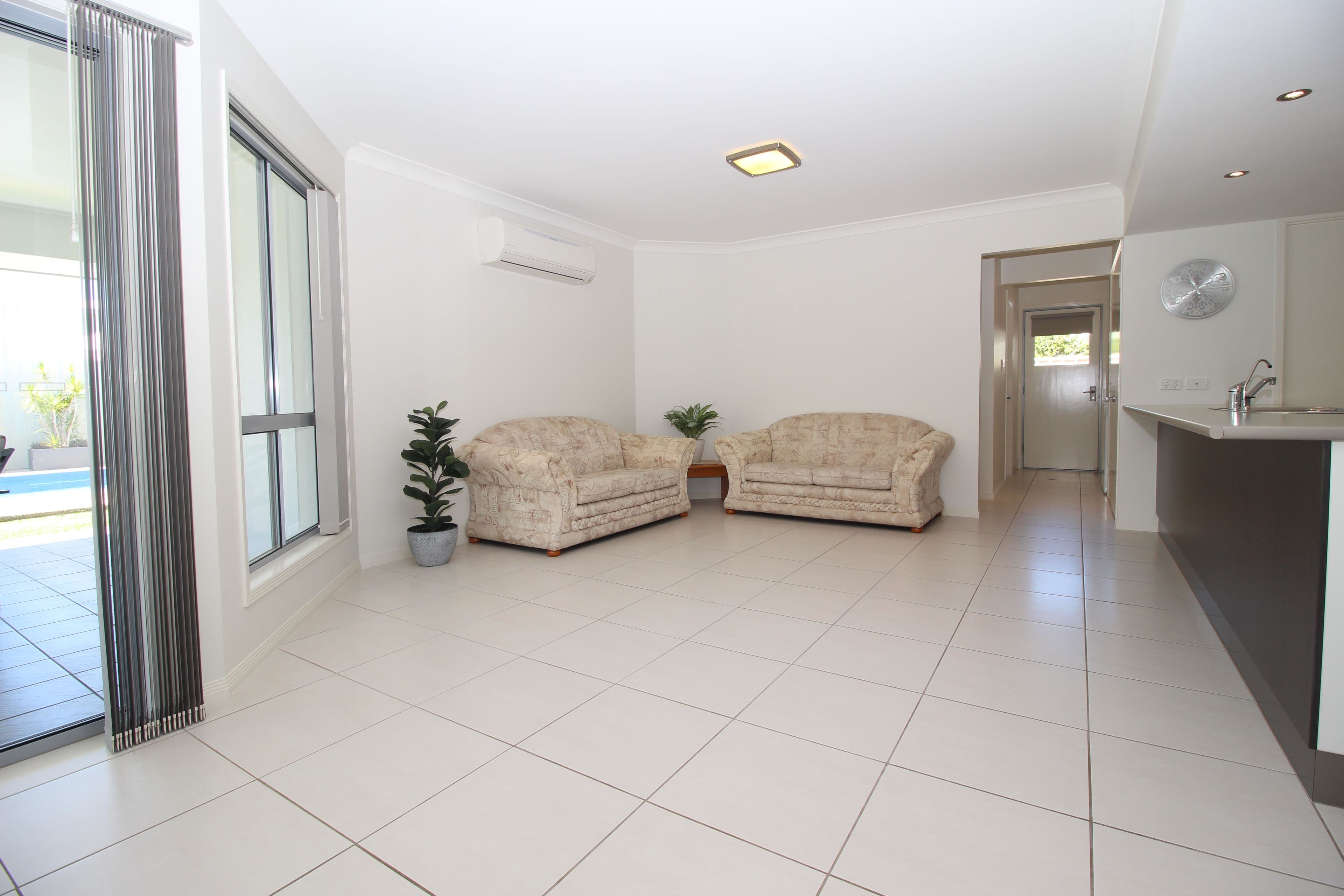 28 Desgrand Street, Emerald QLD 4720, Emerald - Thumbnail 8