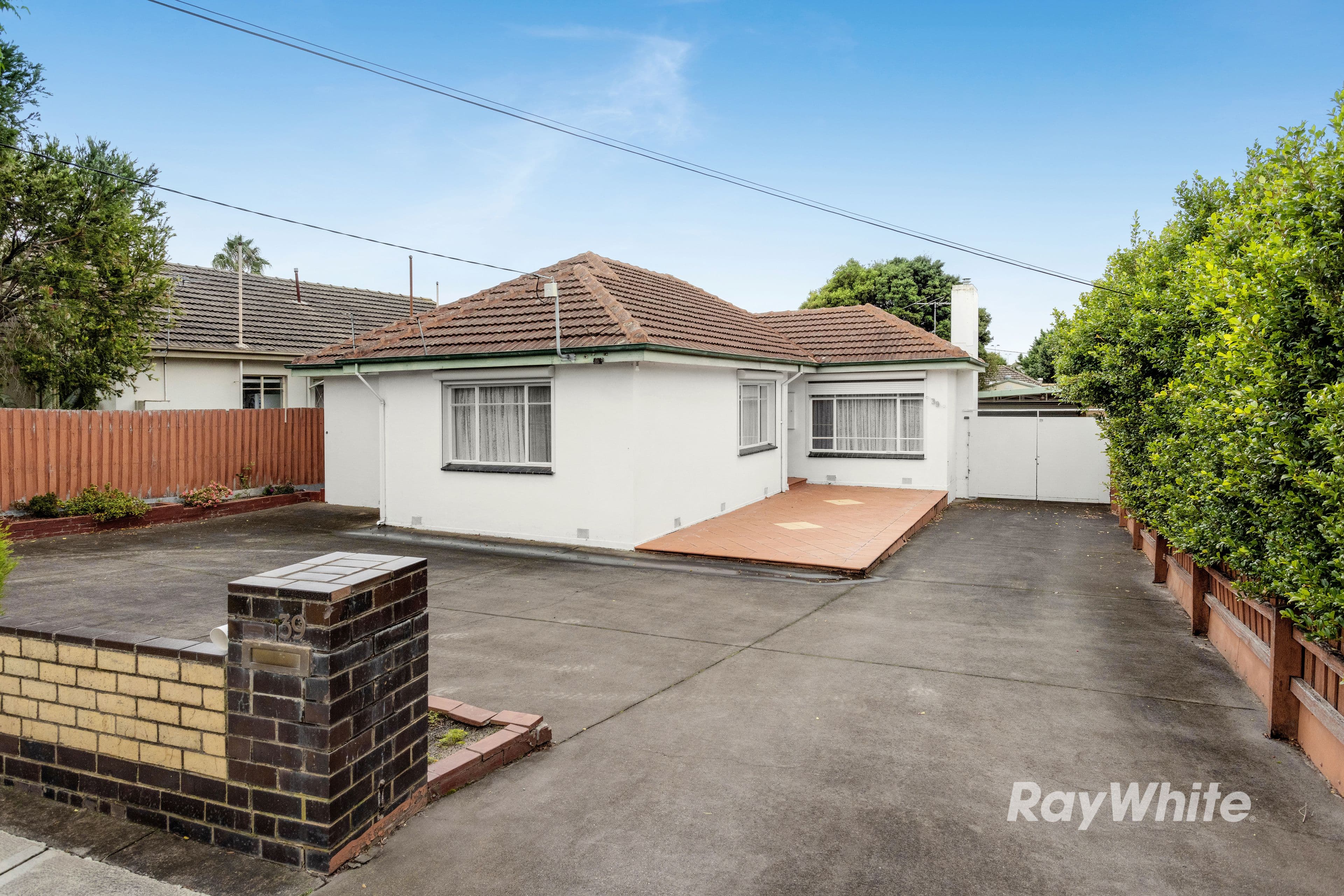 39 Deakin Street, Bentleigh East VIC 3165, Bentleigh East - Thumbnail 2
