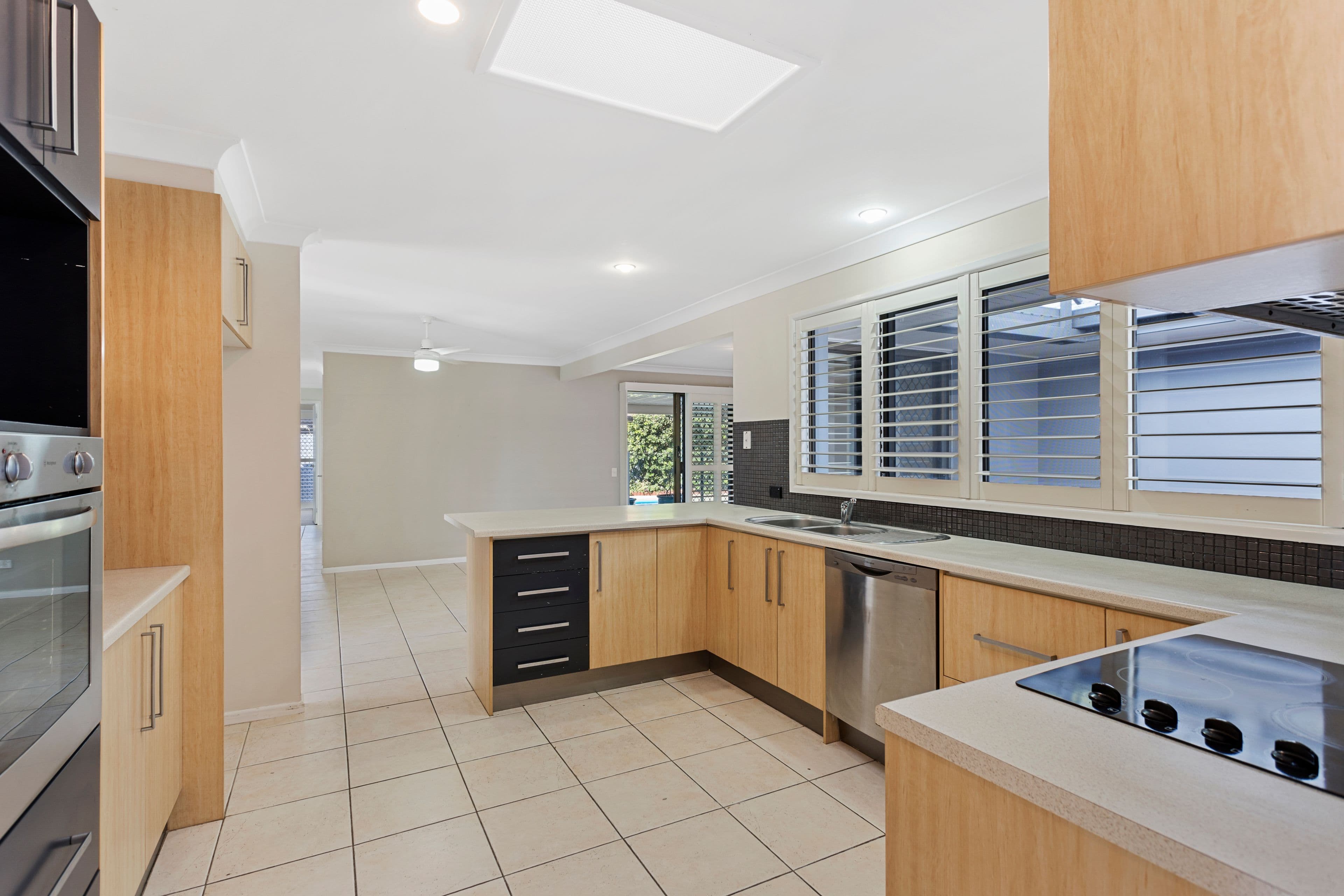 42 Columbus Drive, Hollywell QLD 4216, Hollywell - Thumbnail 8