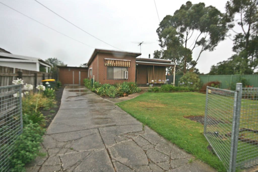 70 Oberon Avenue, St Albans VIC 3021, St Albans - Thumbnail 2