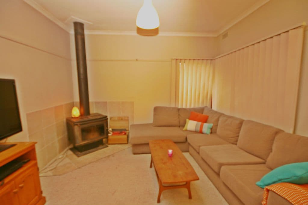 70 Oberon Avenue, St Albans VIC 3021, St Albans - Thumbnail 3