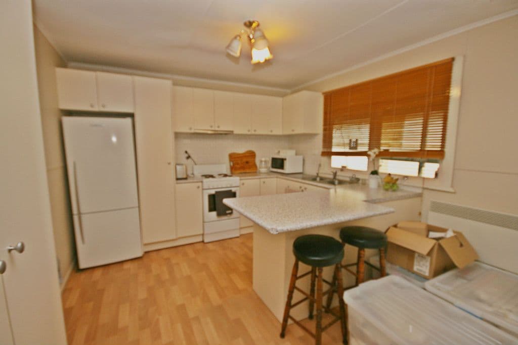 70 Oberon Avenue, St Albans VIC 3021, St Albans - Thumbnail 4