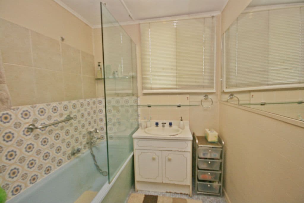 70 Oberon Avenue, St Albans VIC 3021, St Albans - Thumbnail 7