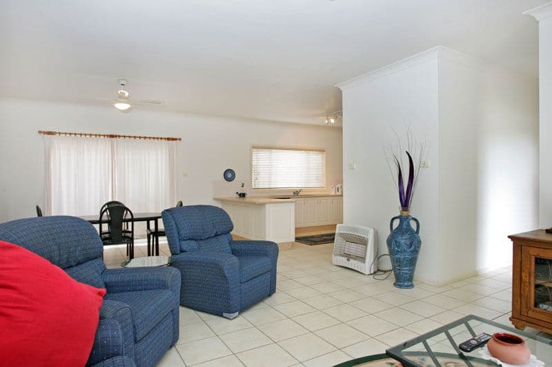 24 Marlowe Road, BATEAU BAY NSW 2261, Bateau Bay - Thumbnail 2