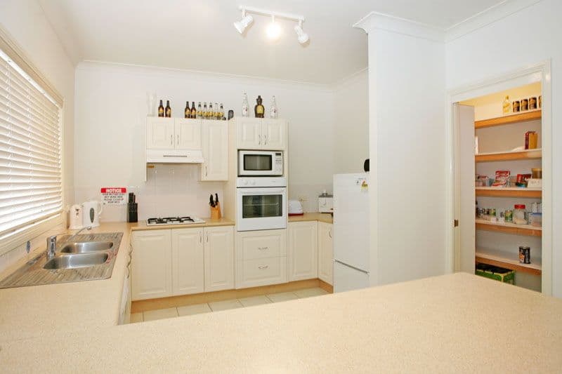 24 Marlowe Road, BATEAU BAY NSW 2261, Bateau Bay - Thumbnail 3