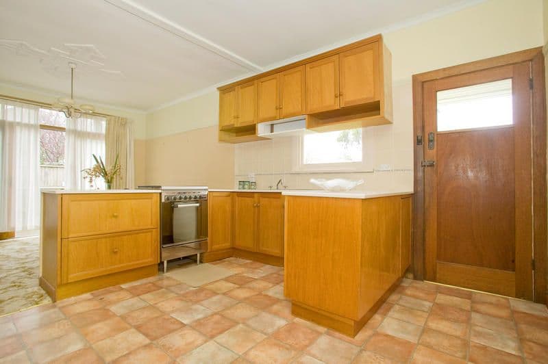 17 Harcourt Street, NEWTOWN VIC 3220, Newtown - Thumbnail 2
