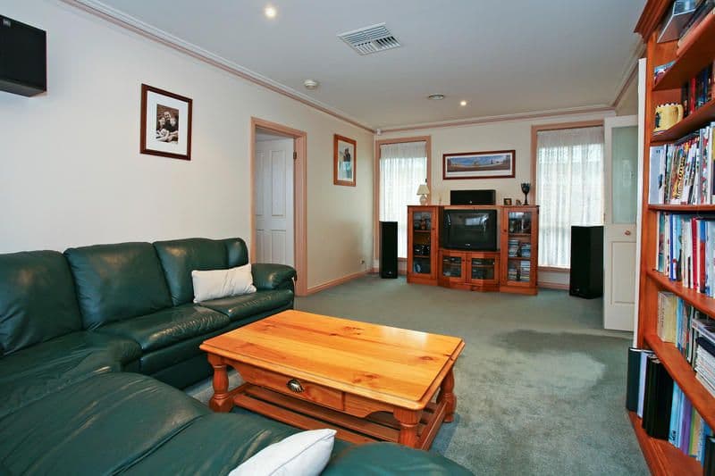 5 McQuinn Close, LOVELY BANKS VIC 3221, Lovely Banks - Thumbnail 5