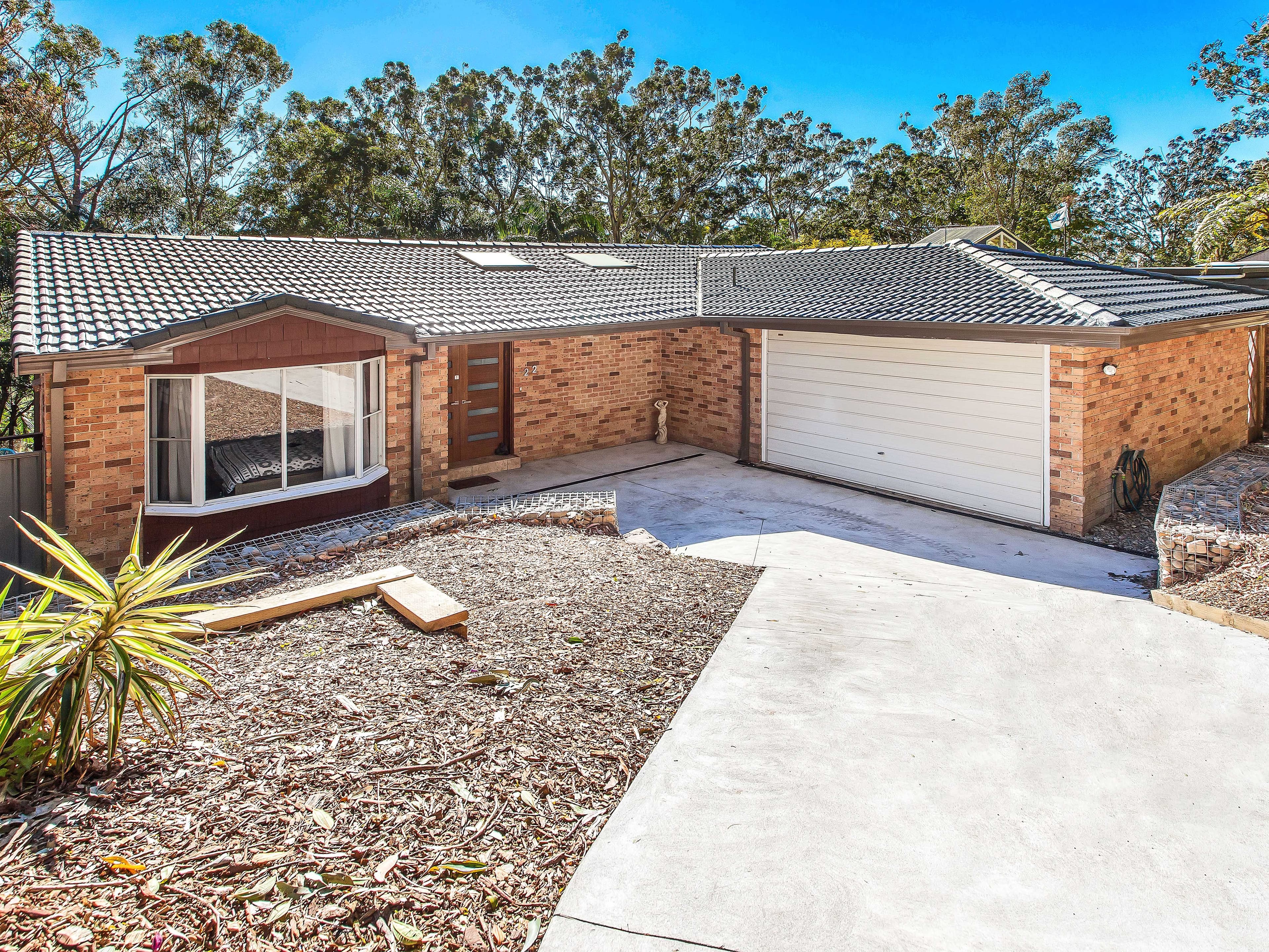 22 Southview Avenue, Stanwell Tops - Thumbnail 2