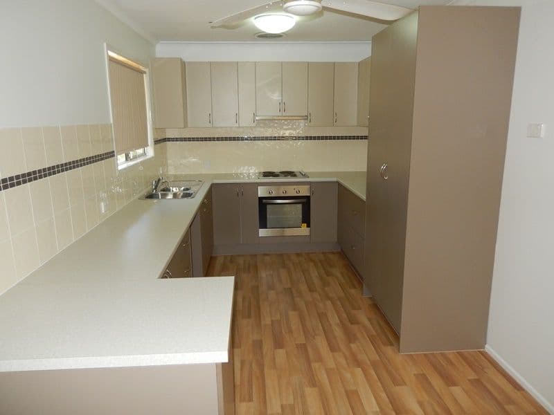 33 Kurrajong Street, FLINDERS VIEW QLD 4305, Flinders View - Thumbnail 3
