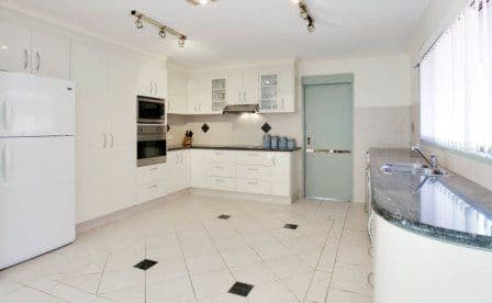 67 Boomerang Crescent, SORRENTO QLD 4217, Sorrento - Thumbnail 4