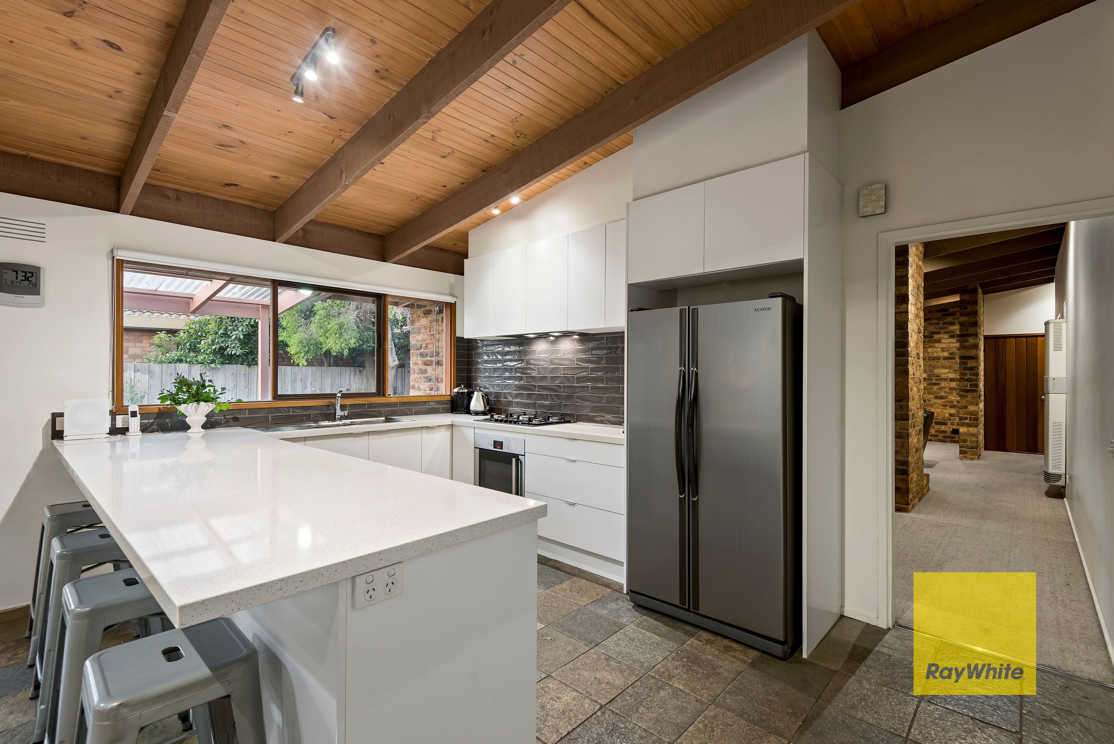 10 Crestmoor Drive, Highton VIC 3216, Highton - Thumbnail 2