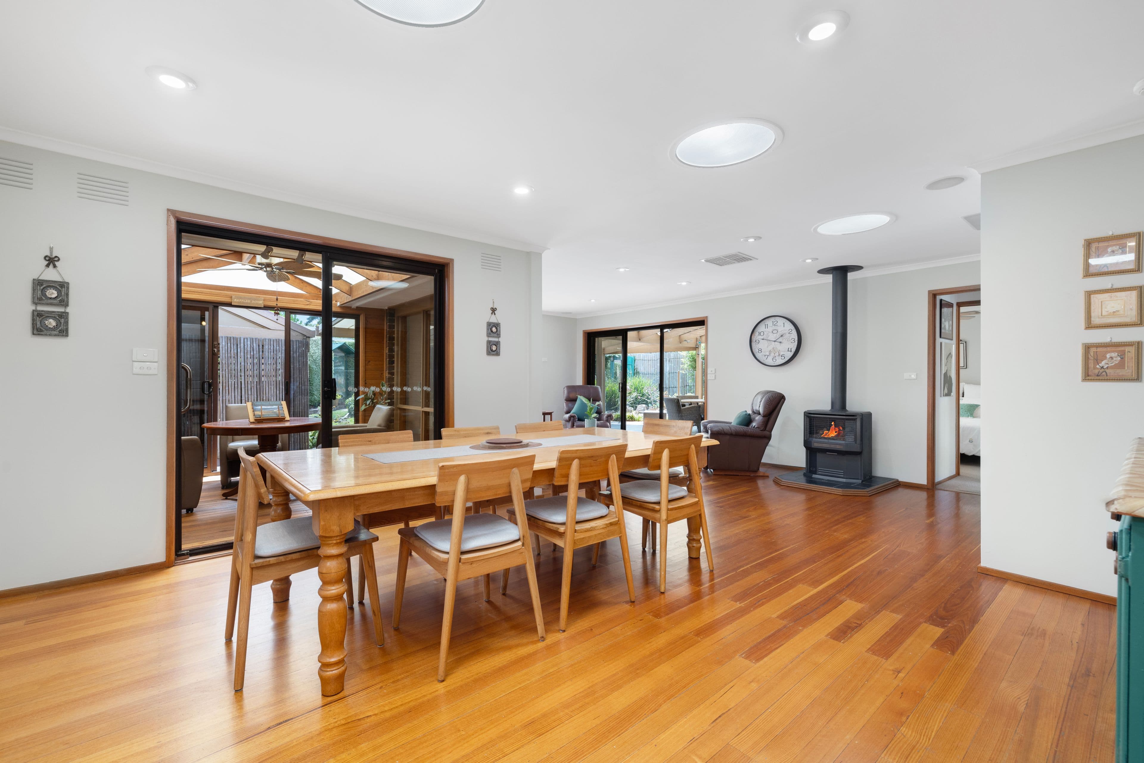 6 Avonwood Close, Wantirna South VIC 3152, Wantirna South - Thumbnail 2