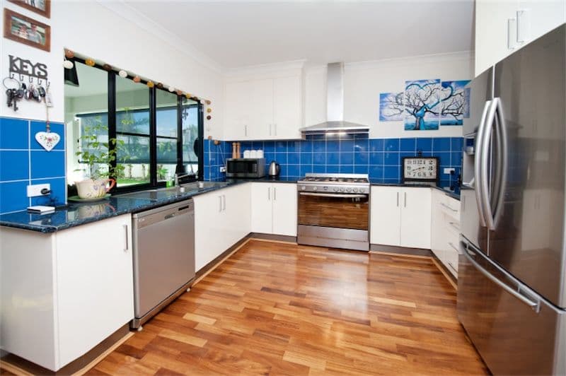 3 Holts Road, BEACONSFIELD QLD 4740, Beaconsfield - Thumbnail 5