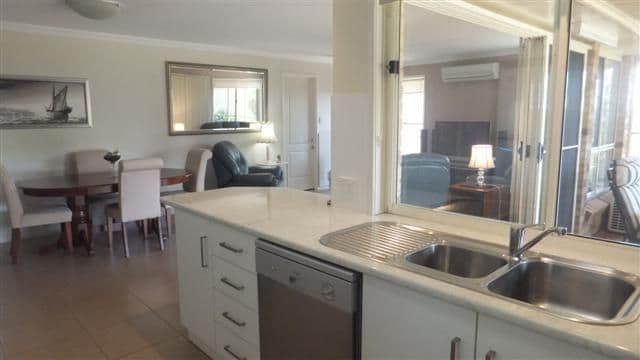 36 Smythe Drive, HIGHFIELDS QLD 4352, Highfields - Thumbnail 7