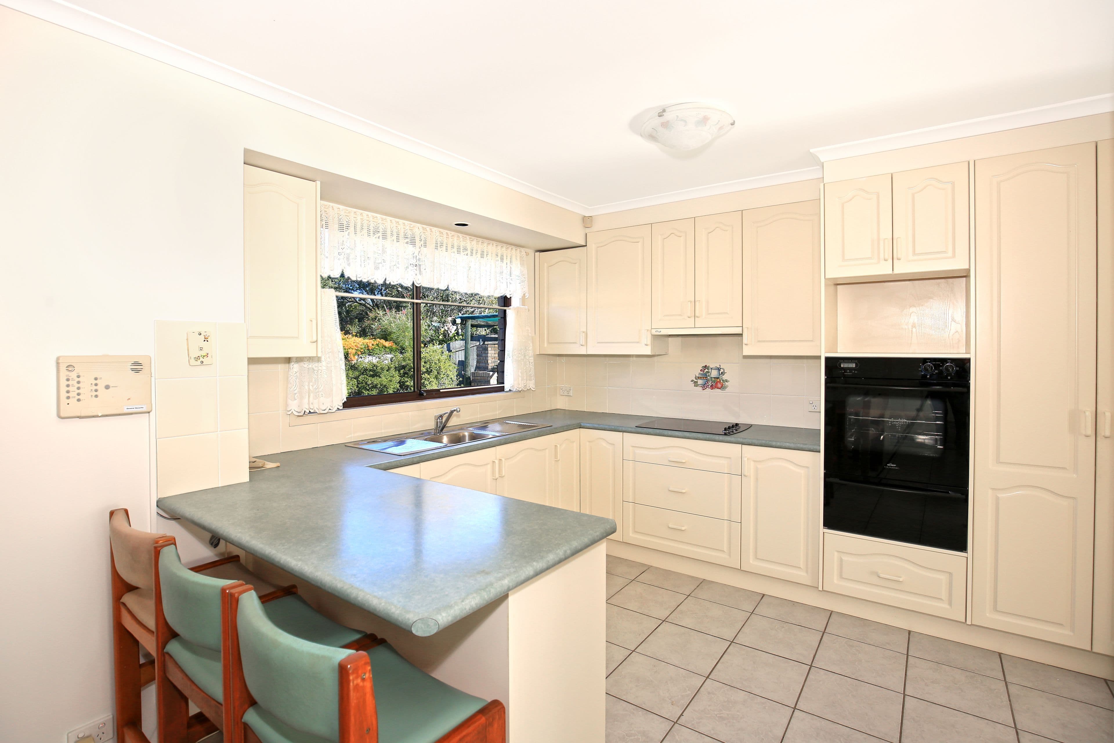 8 Walsh Crescent, North Nowra - Thumbnail 2