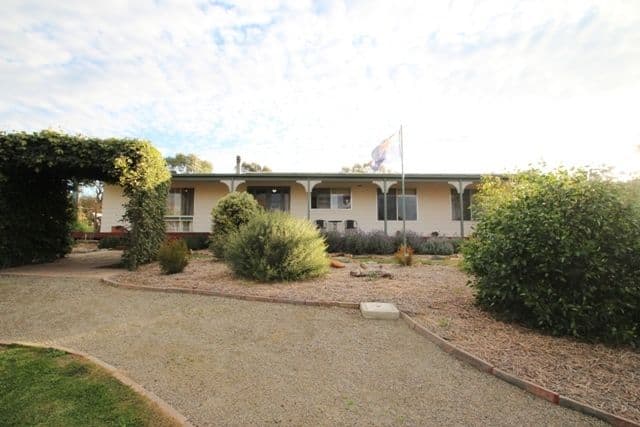 32 Commercial Road, WATERVALE SA 5452, Watervale - Thumbnail 2