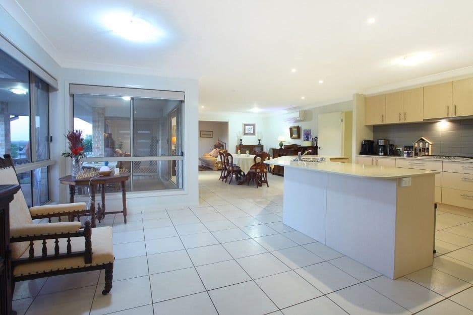 25 Sangster Crescent, Pacific Pines QLD 4211, Pacific Pines - Thumbnail 2