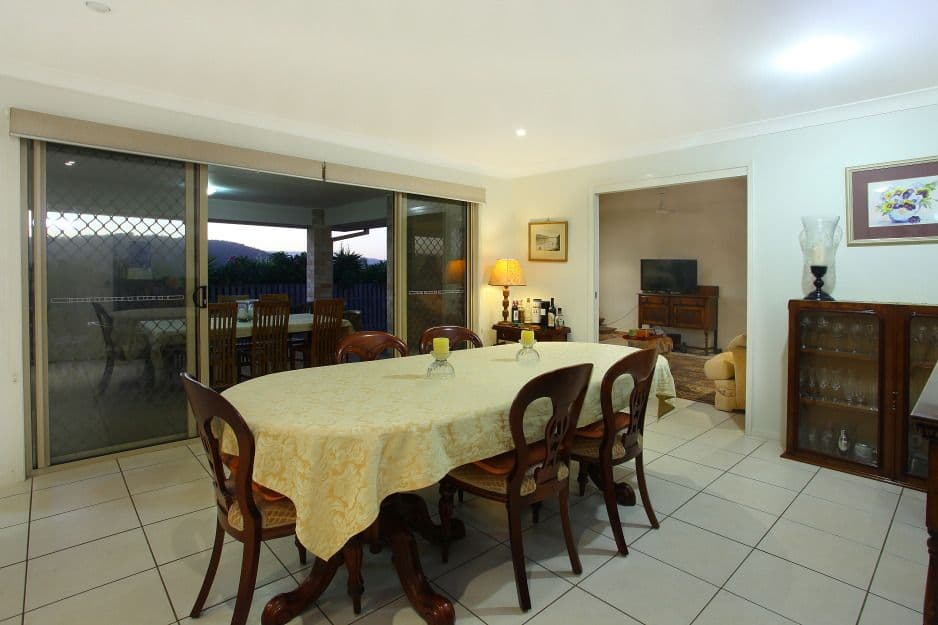 25 Sangster Crescent, Pacific Pines QLD 4211, Pacific Pines - Thumbnail 4