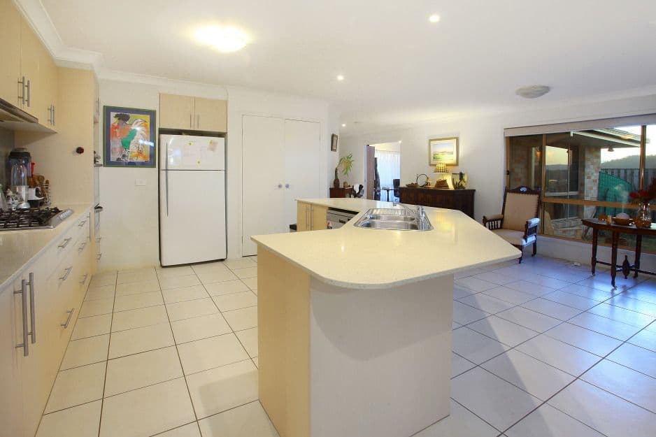 25 Sangster Crescent, Pacific Pines QLD 4211, Pacific Pines - Thumbnail 5
