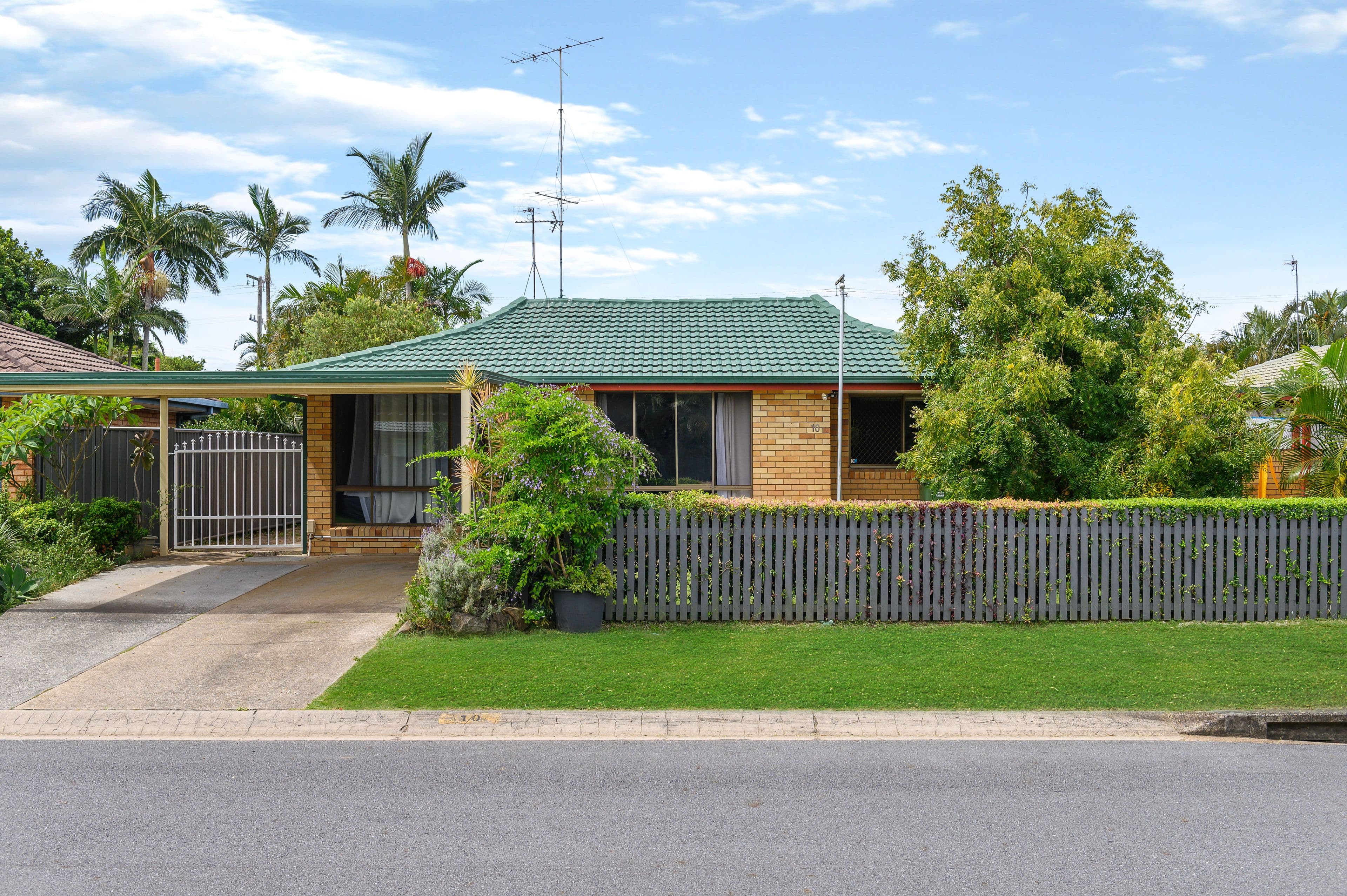 10 Hokitika Street, Broadbeach Waters QLD 4218, Broadbeach Waters - Image 1