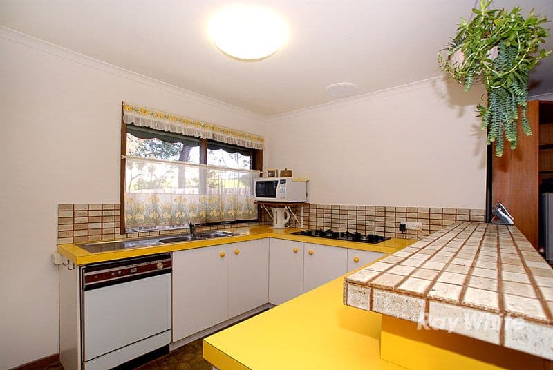 41 Matilda Avenue, WANTIRNA SOUTH VIC 3152, Wantirna South - Thumbnail 3