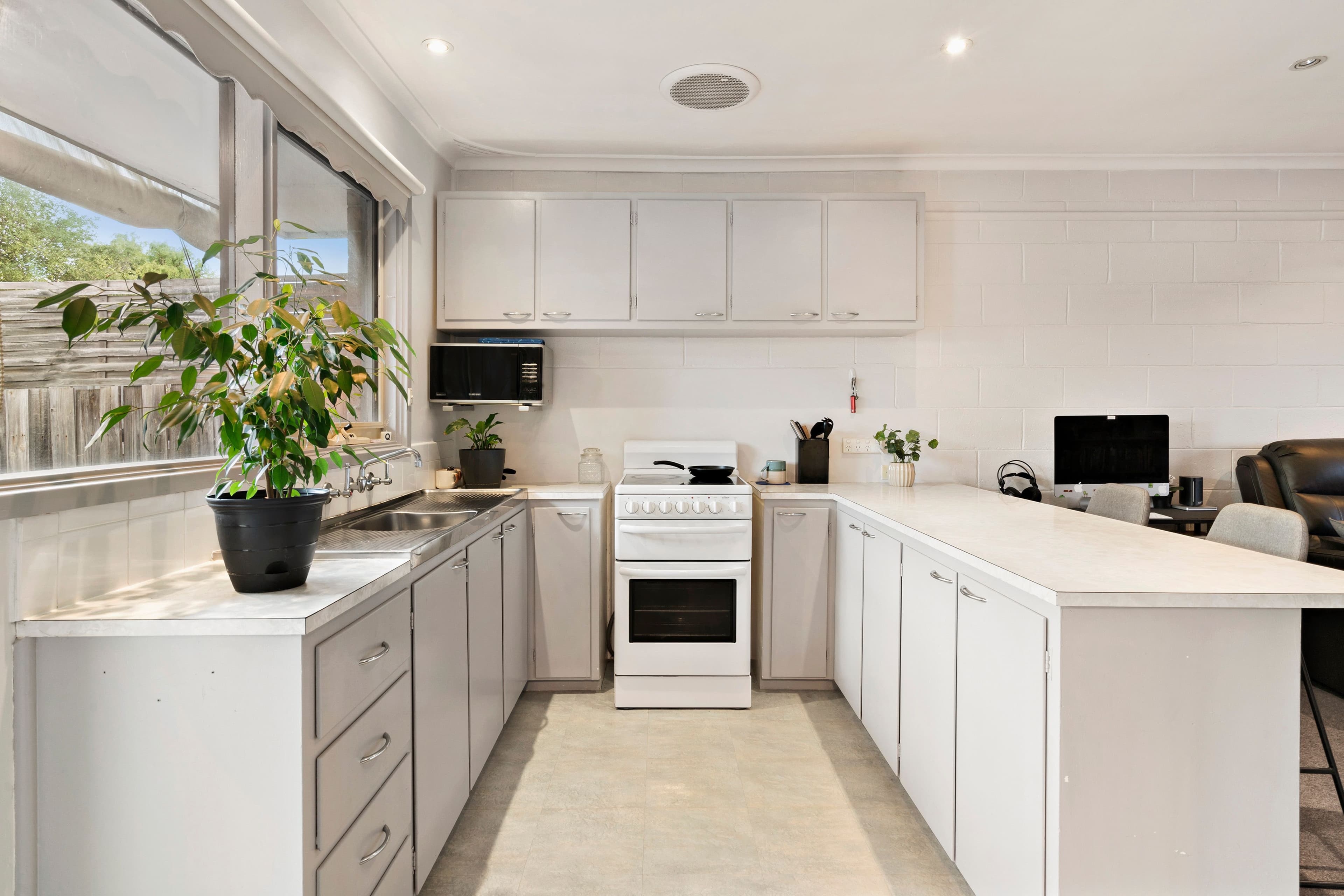 23 Cranbourne Road, Frankston VIC 3199, Frankston - Thumbnail 3