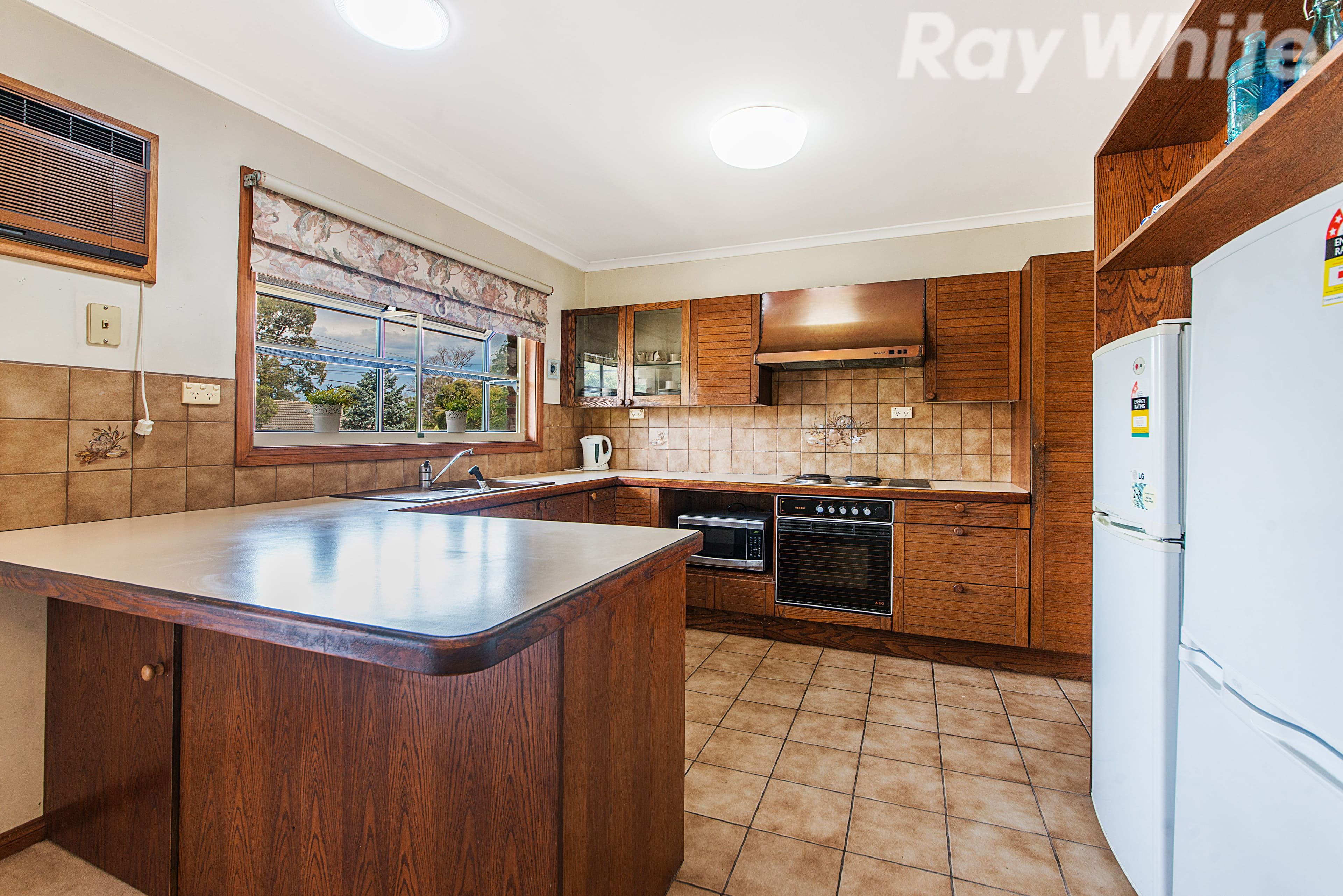 2 Surrey Street, Ringwood VIC 3134, Ringwood - Thumbnail 4