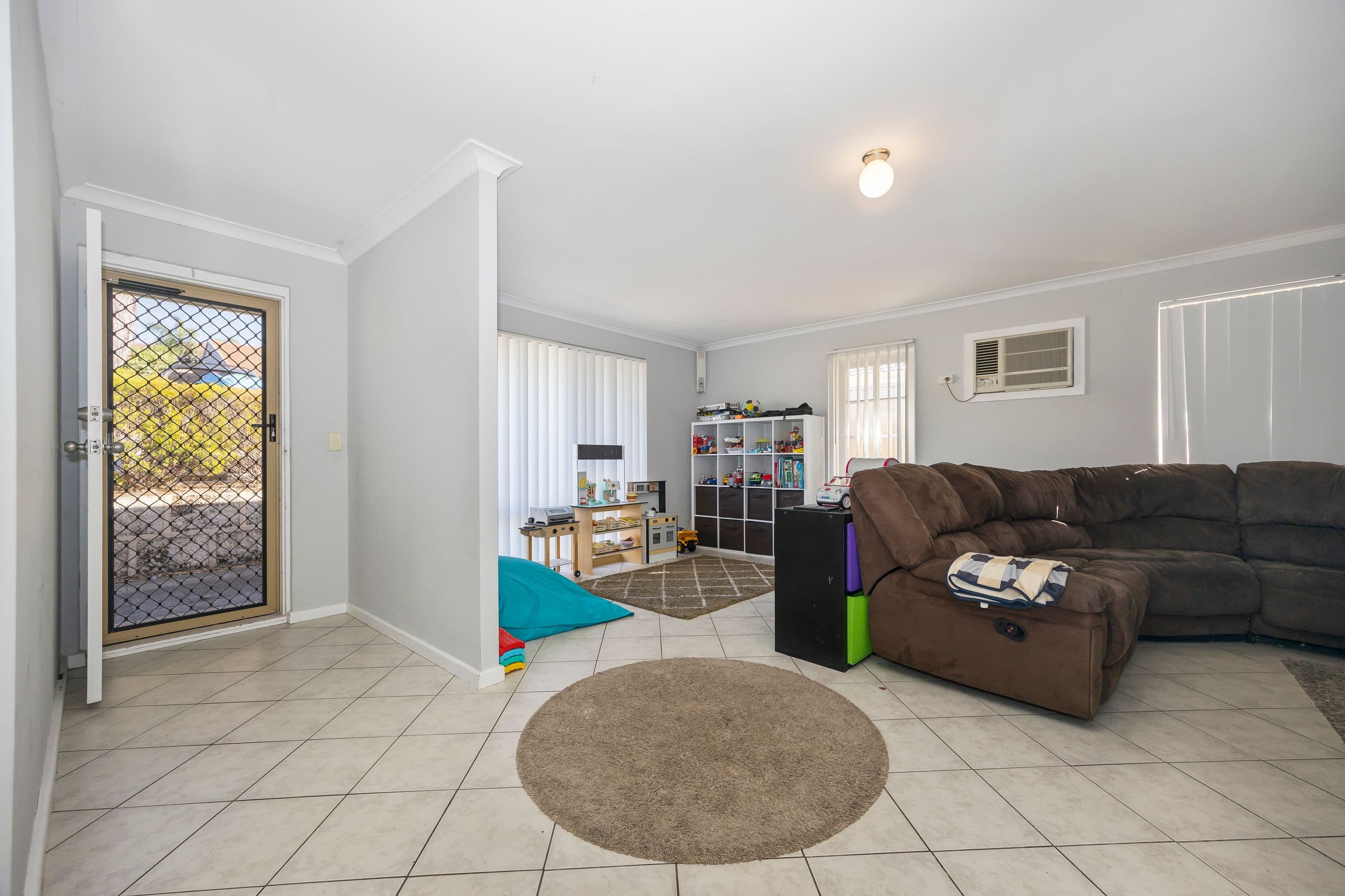 19 Seaspray Crescent, Ballajura WA 6066, Ballajura - Thumbnail 2