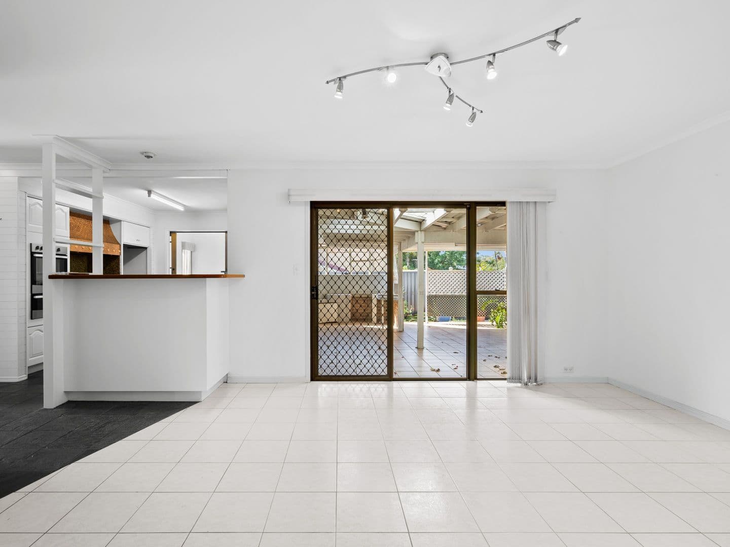 11 Parton Street, Stafford Heights QLD 4053, Stafford Heights - Thumbnail 7