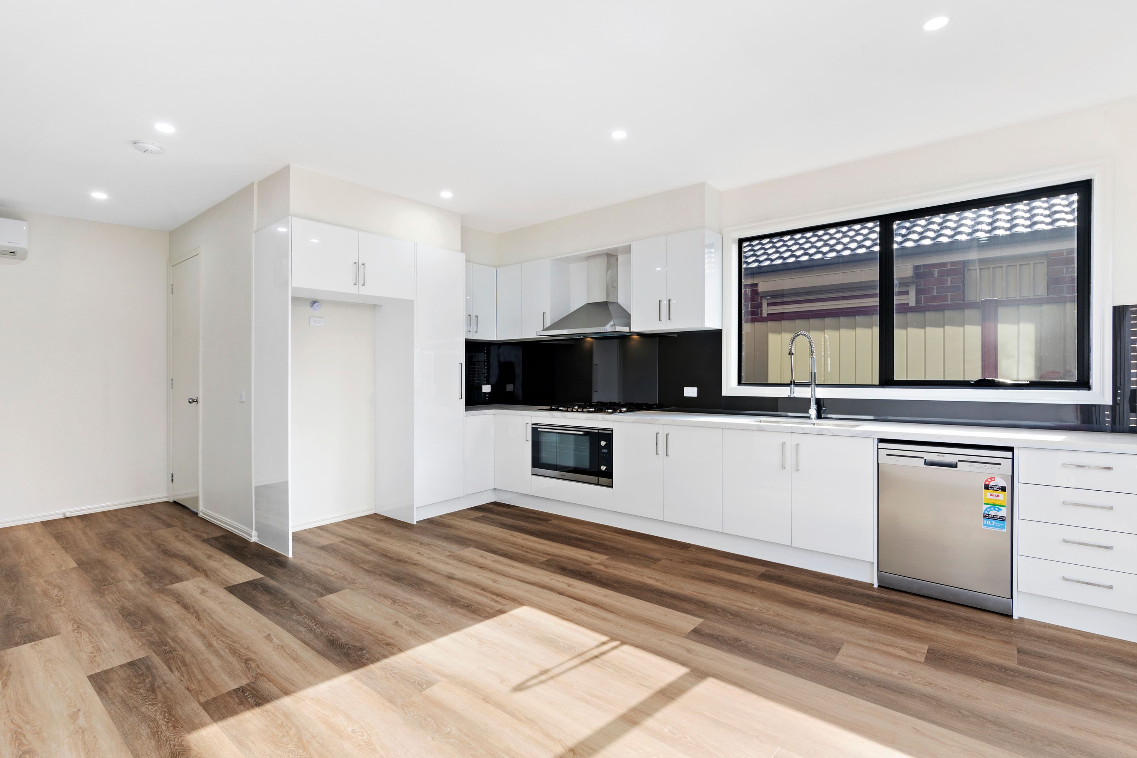 68 Bevan Avenue, Clayton South VIC 3169, Clayton South - Thumbnail 2