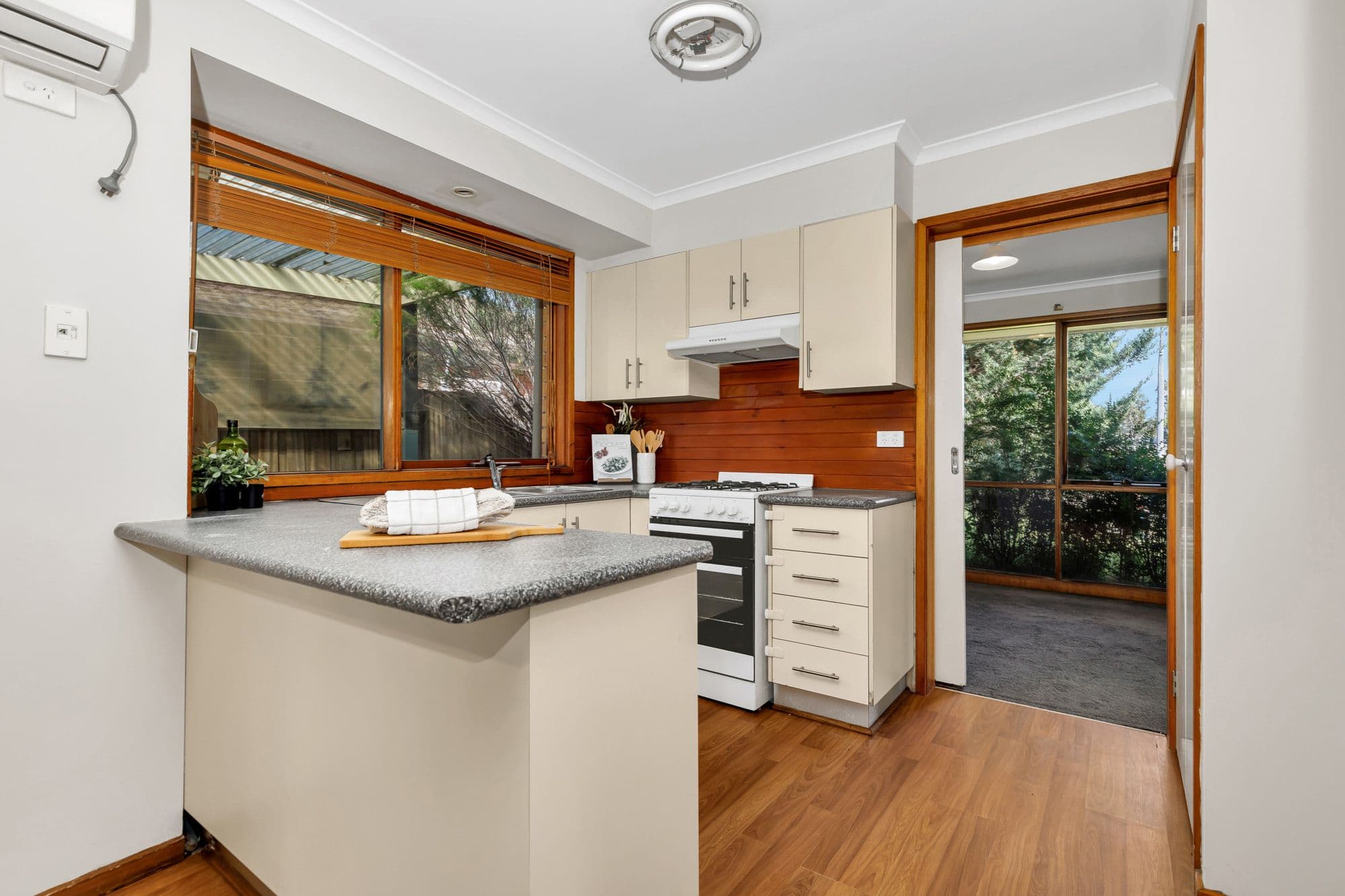 7 Squatter Court, Werribee VIC 3030, Werribee - Thumbnail 4
